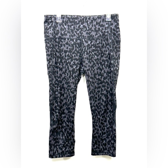 All in Motion Jaguar Black & Gray Print Cropped Legging Mesh Back. - Picture 3 of 9